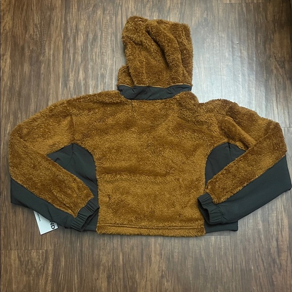 NWT GIRLFRIEND COLLECTIVE- Fleece Cropped Anorak Brown black Large - Picture 2 of 9
